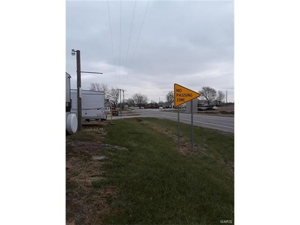 646 E Railroad St, Shipman, IL 62685
